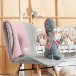 Kuscheltier Musselin Dino Hannah - Ca. 40 Cm -Kinder Erwachsene Produkte Geschäft nordic coast company kuscheltier musselin dino hannah ca 40 cm 5