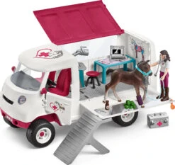 Schleich Horse Club 42439 Mobile Tierärztin Mit Hannoveraner Fohlen -Kinder Erwachsene Produkte Geschäft schleich horse club 42439 mobile tierarztin mit hannoveraner fohlen 2